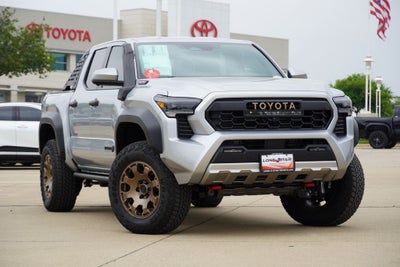 2026 Toyota Tacoma i-FORCE MAX Tacoma Trailhunter