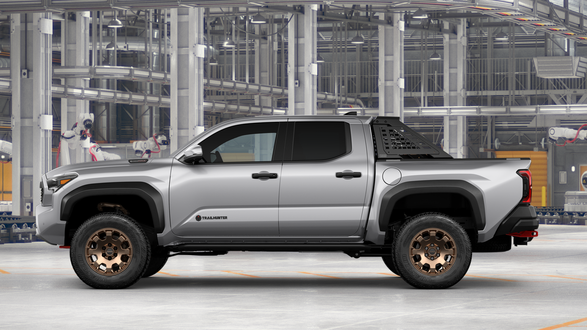 2026 Toyota Tacoma i-FORCE MAX Tacoma Trailhunter