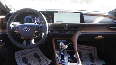 2025 Toyota Toyota Crown Signia Limited