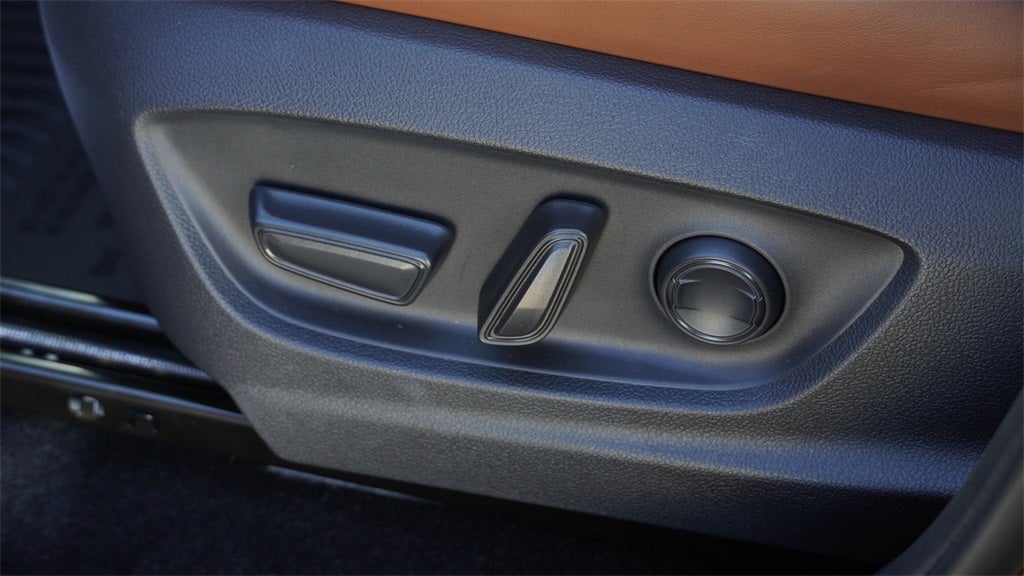 2025 Toyota Toyota Crown Signia Limited