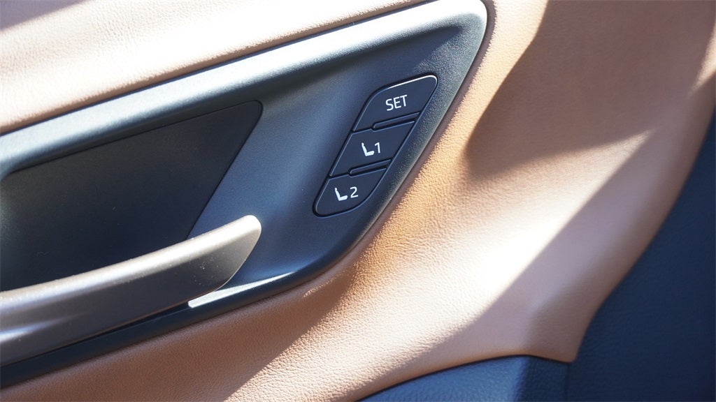 2025 Toyota Toyota Crown Signia Limited