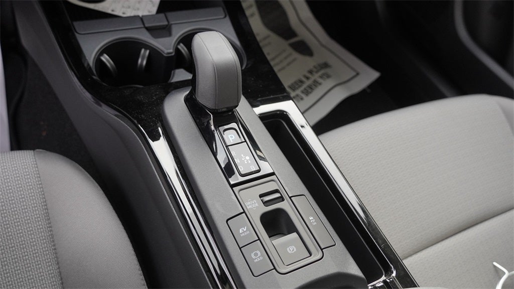 2025 Toyota Prius LE