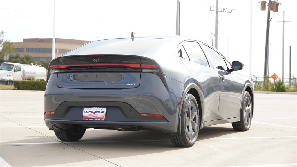 2025 Toyota Prius LE