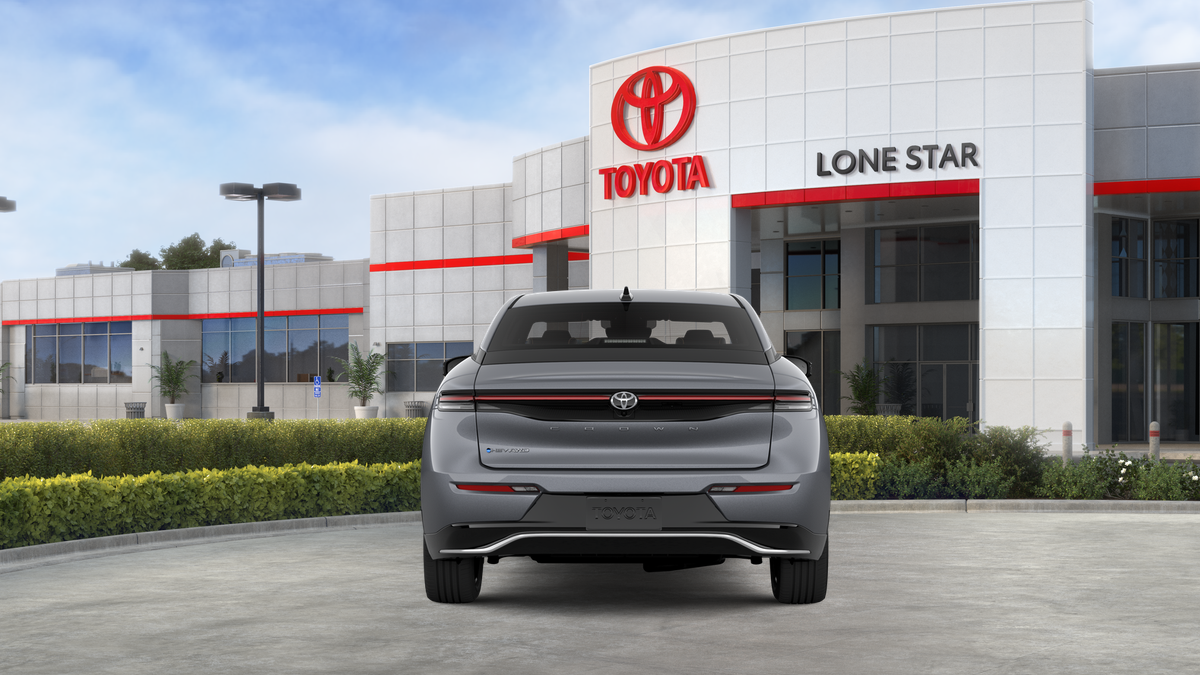 2027 Toyota Toyota Crown XLE