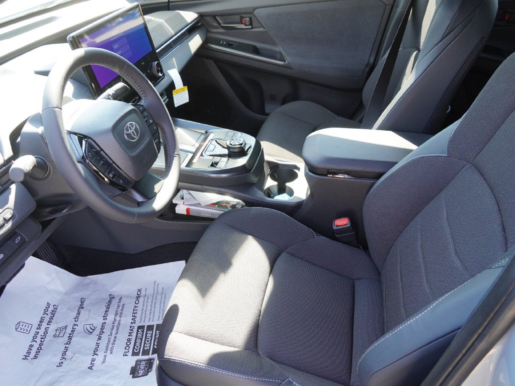 2027 Toyota C-HR SE