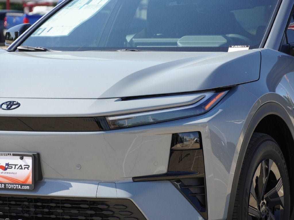 2027 Toyota C-HR SE